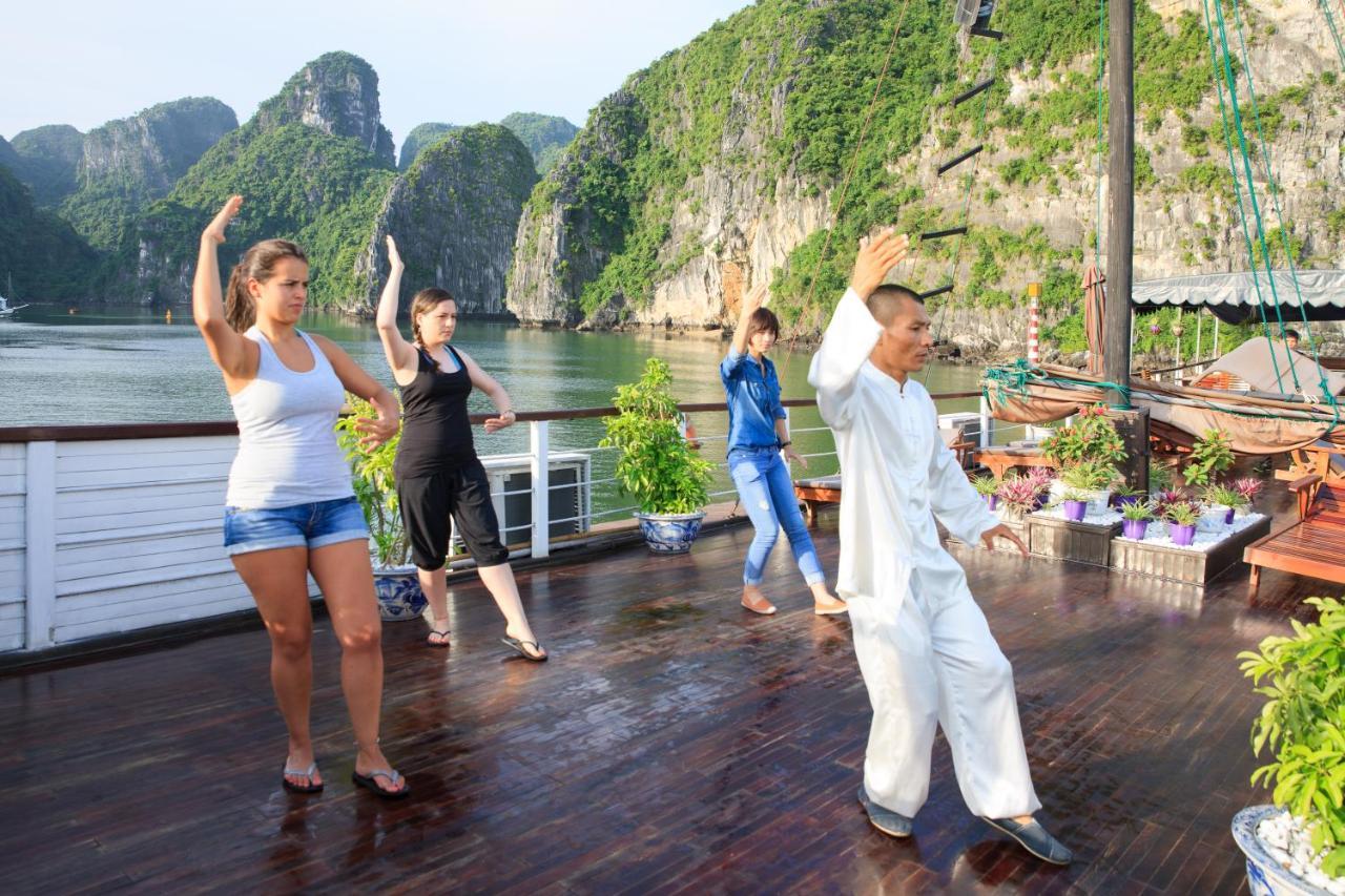Garden Bay Premium Cruise Hotel Ха Лонг Екстериор снимка